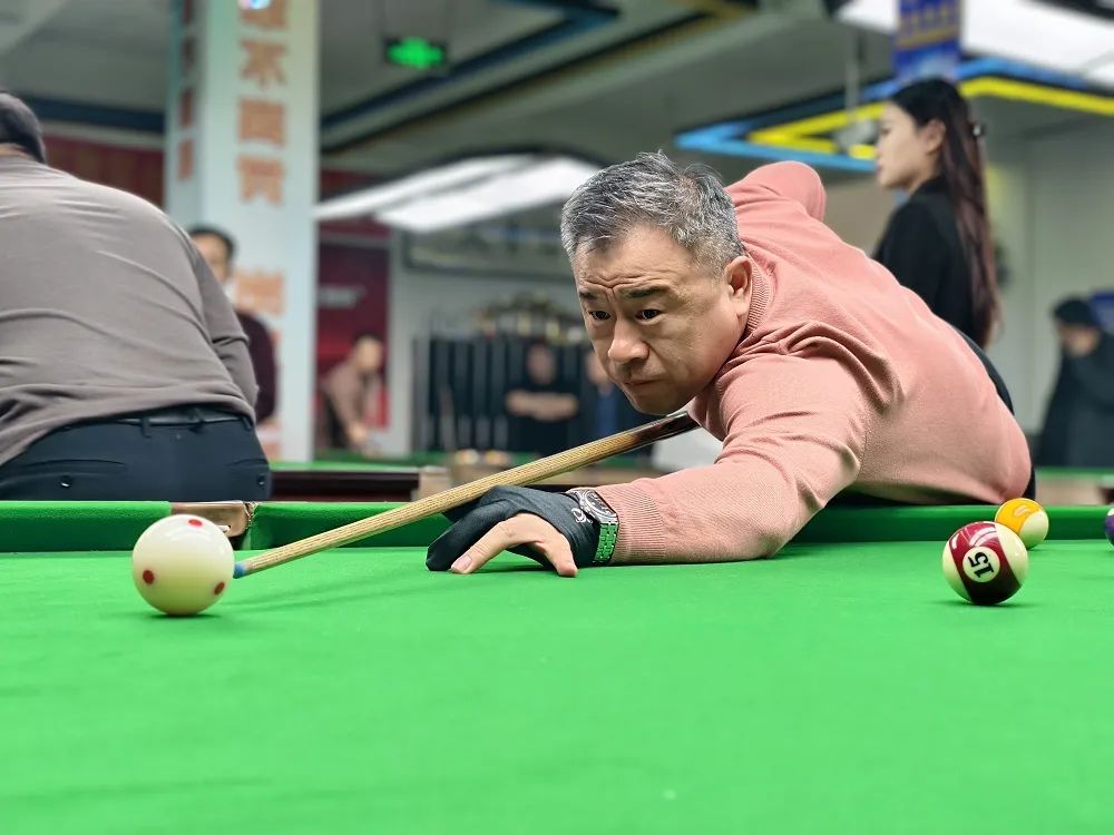 热血沸腾的台球比赛：现场气氛达到了高潮的简单介绍